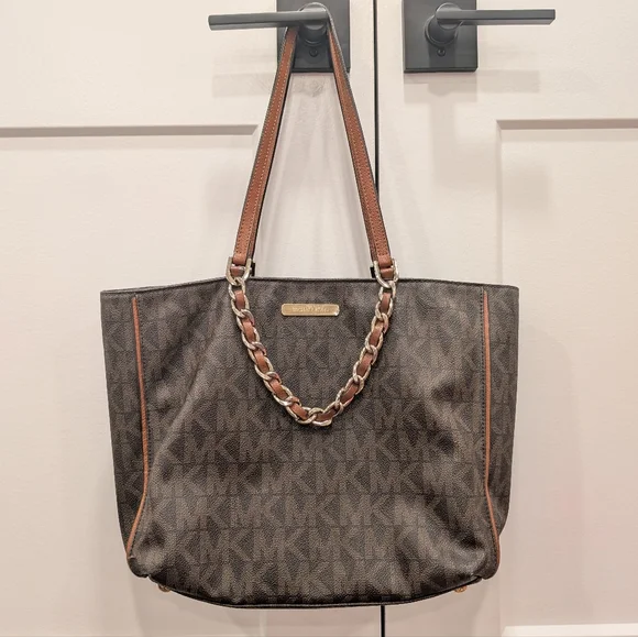 MICHAEL KORS Signature Brown Tote Bag with Chain Detail - Picture 13 of 14